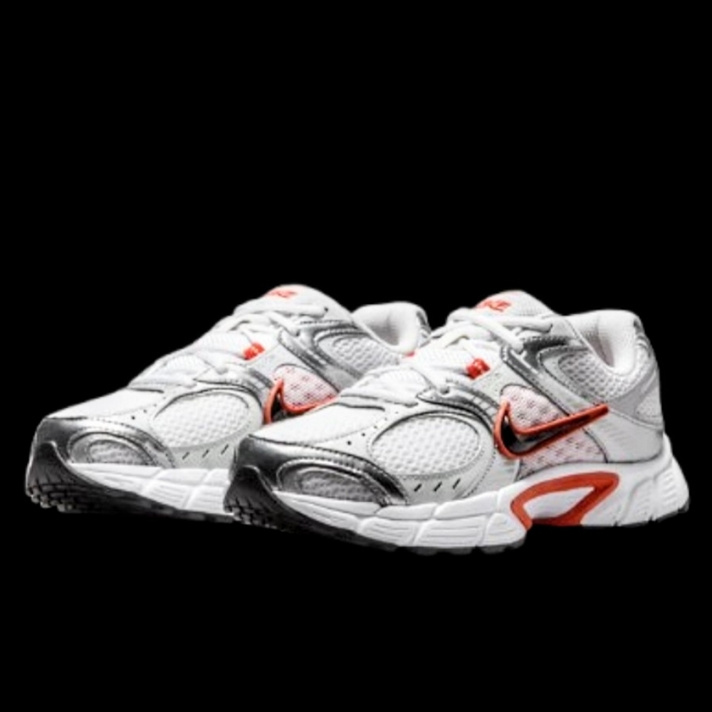 Nike V5 RNR Running Womens/Kids White Gym Red Black Grey Silver